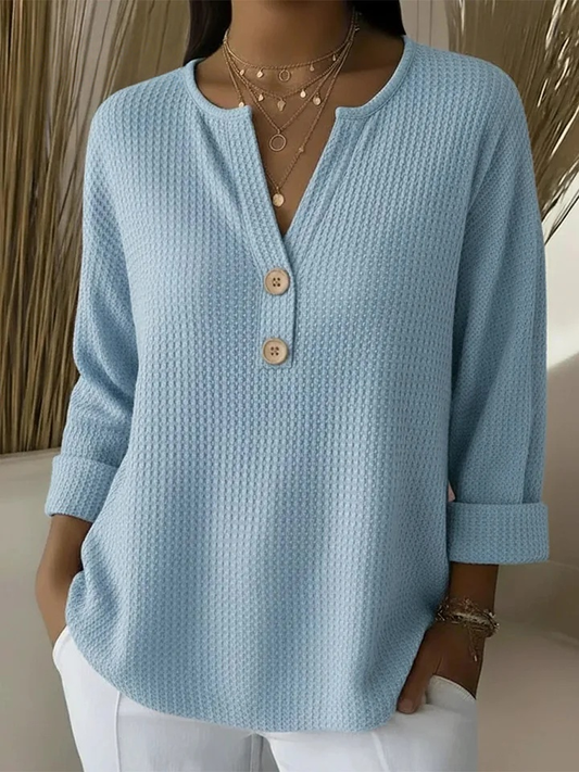 Lucía | Camiseta Henley Gofrada con Botones
