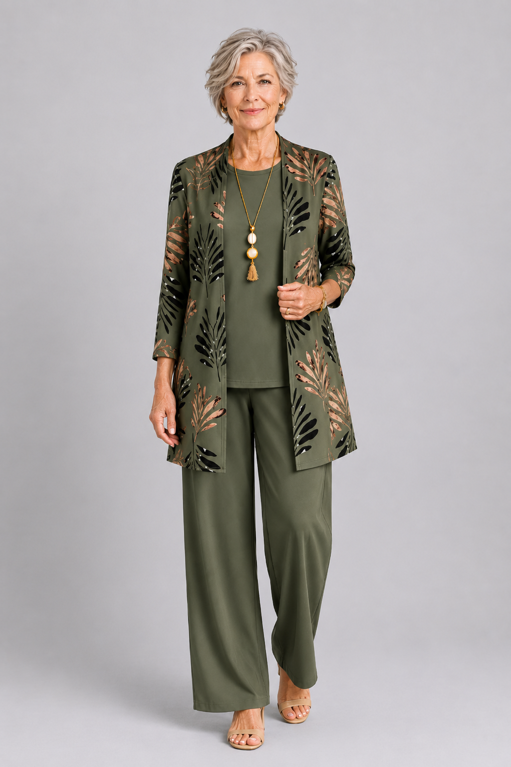 Costanza | Conjunto de Tres Piezas Verde con Cárdigan Largo y Pantalón Estampado