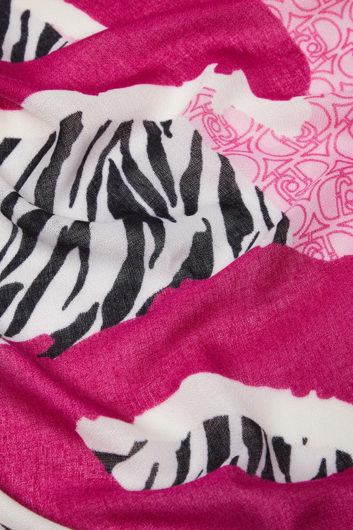 Pañuelo Camila | Estampado Animal Fucsia